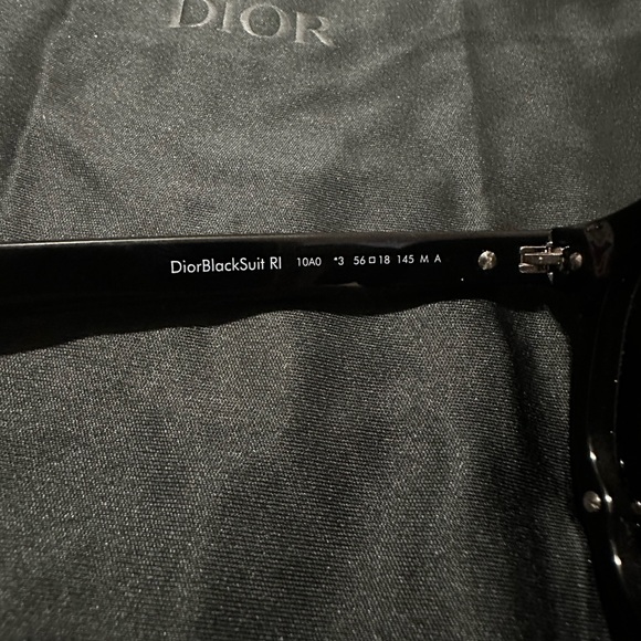 I have a pair of Christian Dior black suit sunglasses who is the original case - Picture 2 of 4